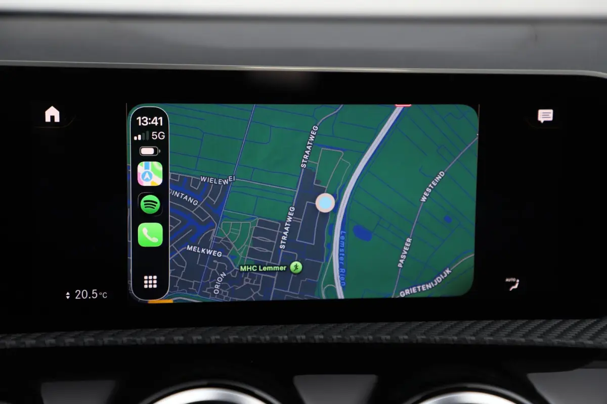 200 Business Solution Automaat Half Leder Full LED Sportstoelen Widescreen Carplay Android Navigatie Achteruitrijcamera Clima Cruise 19 inch AMG Look Velgen Nieuwe Banden! Stoelverwarming