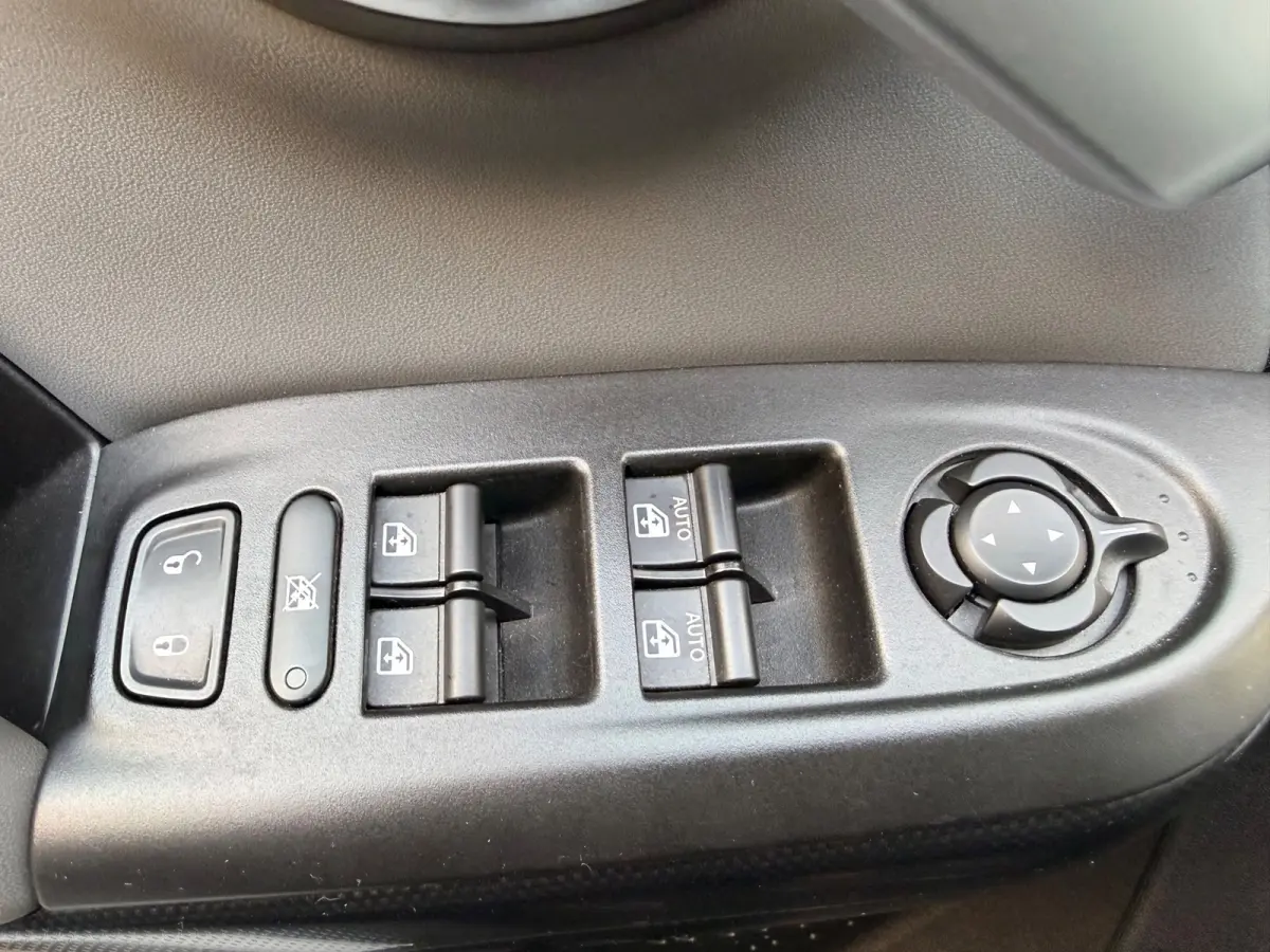 1.6 PopStar/Navi/Keyless/Cruise-c/Climate-c/Pdc/Bluetooth/Goed-ondehouden