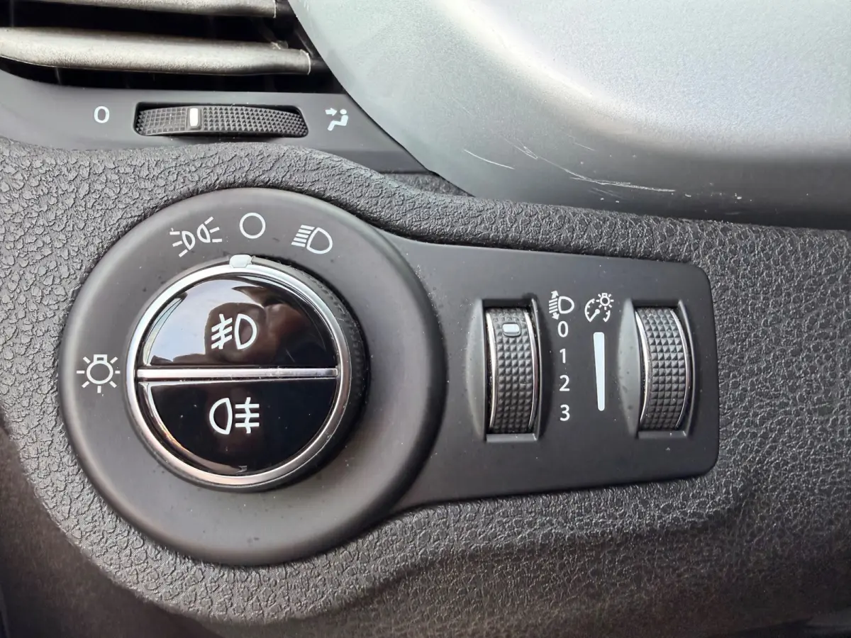 1.6 PopStar/Navi/Keyless/Cruise-c/Climate-c/Pdc/Bluetooth/Goed-ondehouden
