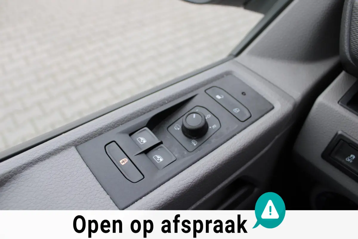 Caravella 2.0 TDI DSG / DUBBEL/TREKHAAK/FULL LED/ASCOTGREY/20''LM
