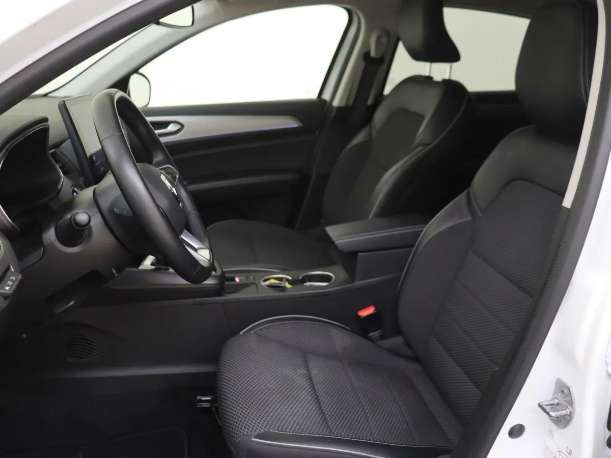 1.6 E-Tech FULL-Hybrid Techno 145PK | Navigatie | Apple & Android Carplay | Parkeersensoren & Camera | Adaptive cruise control | Climate control | Highway & Traffic Jam Comp. |