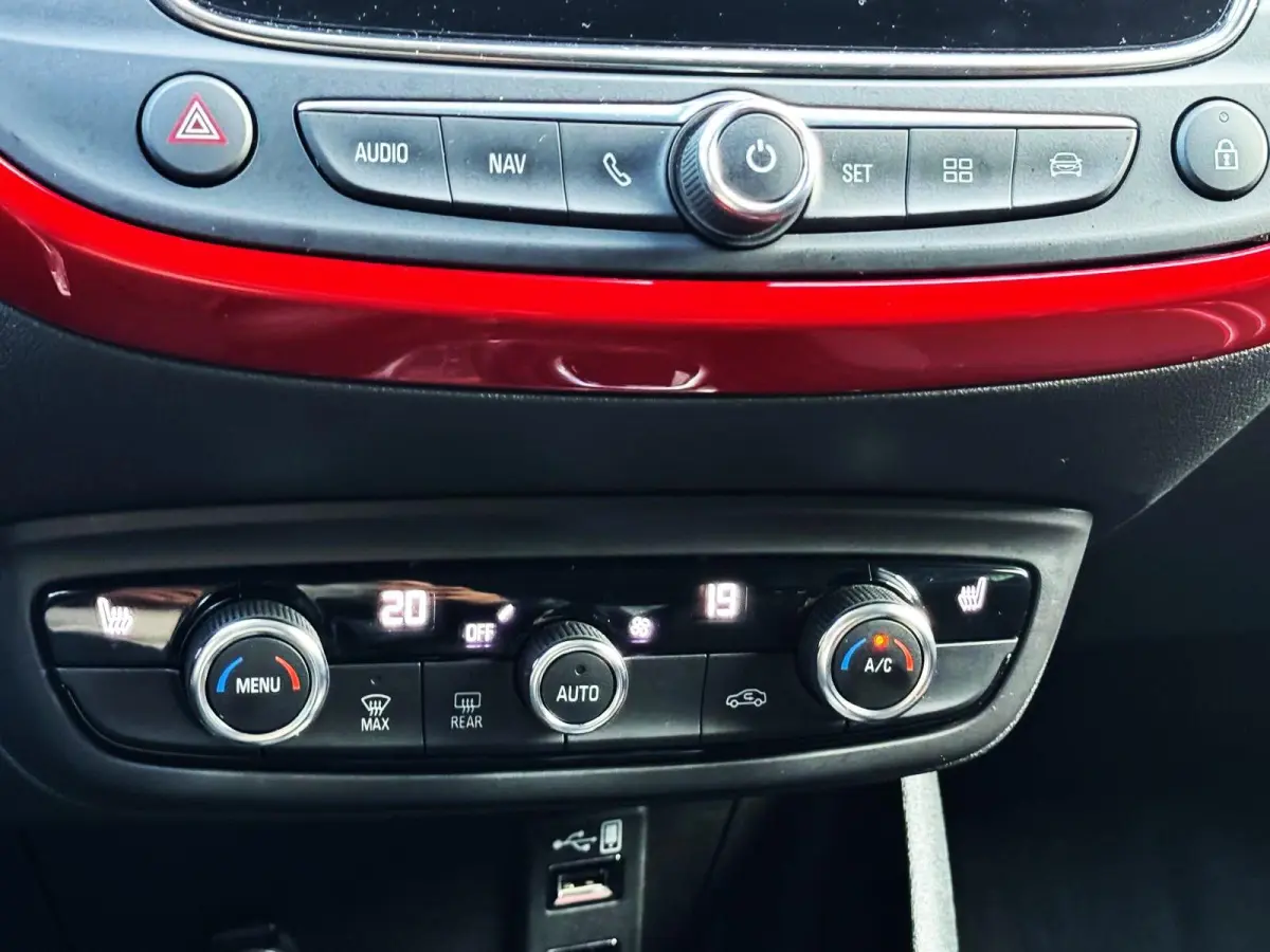1.2 Turbo /GS Line/Aut/Led/stoelverwarming/Camera/AppelCarplay/Stoelverwaming