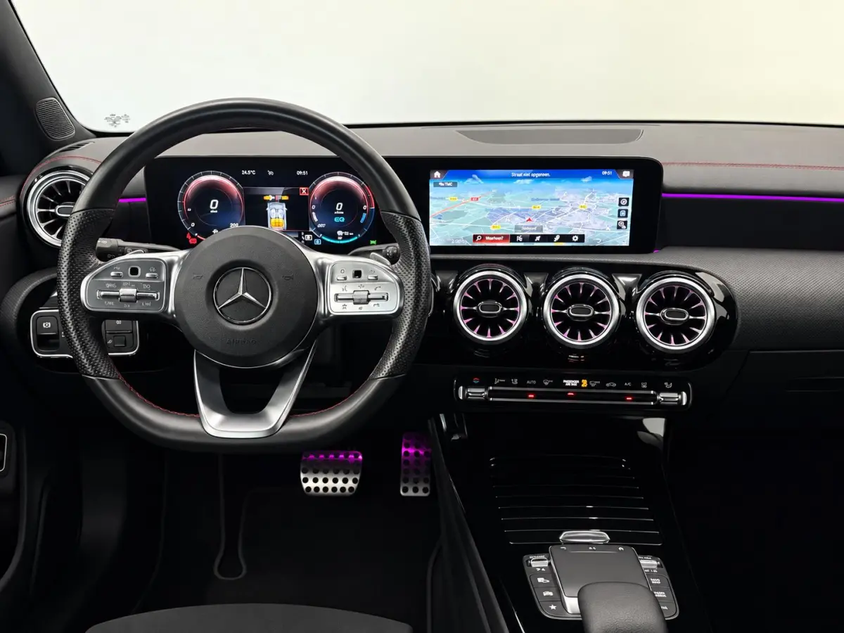 250 e AMG Limited PHEV 218 pk  19” AMG  Leder/Alcantara DINAMICA PDC VA+Camera Navi CarPlay Stoelverwarming Sfeerverlichting Elektrische achterklep Wireless charging