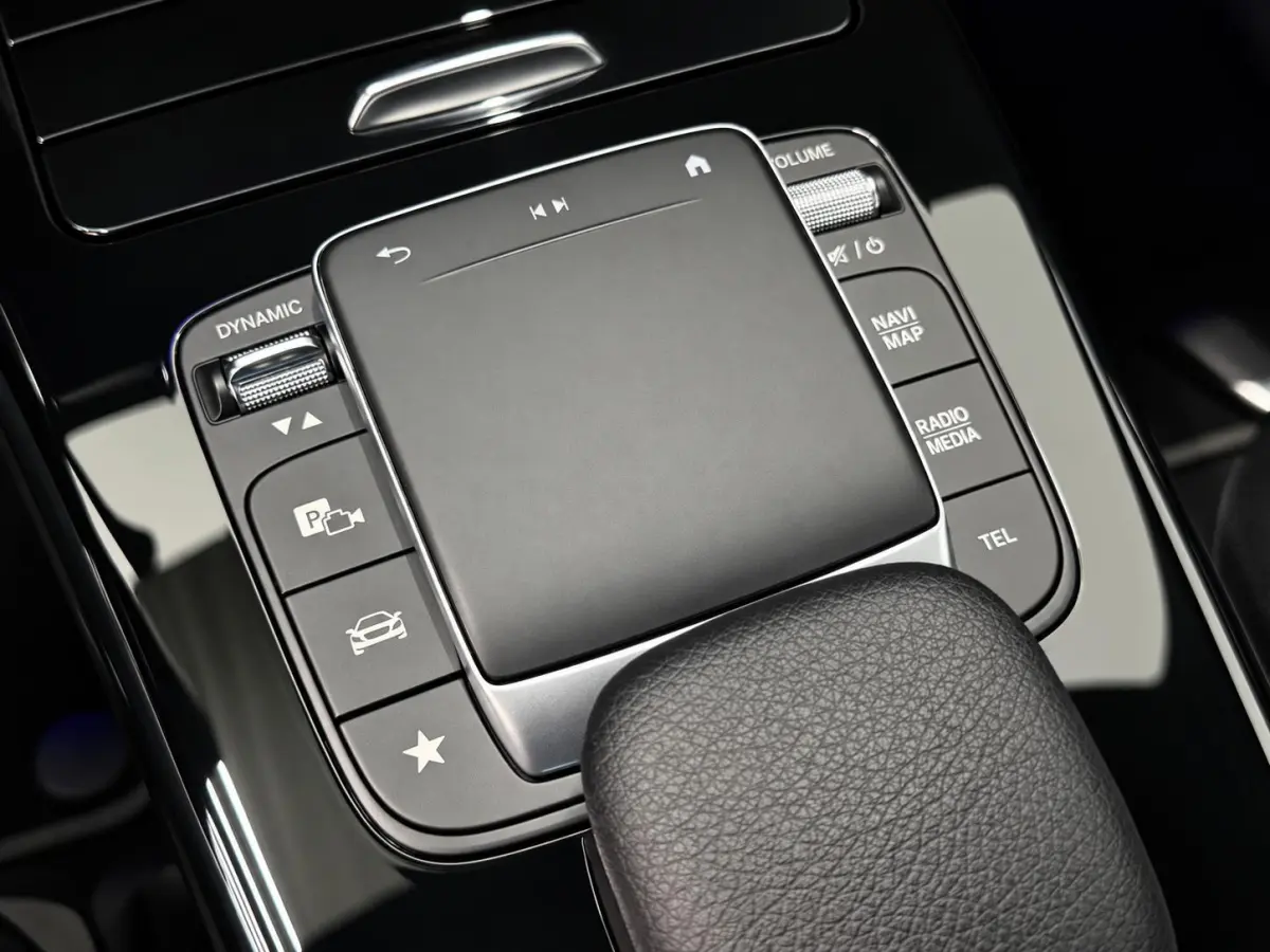 250 e AMG Limited PHEV 218 pk  19” AMG  Leder/Alcantara DINAMICA PDC VA+Camera Navi CarPlay Stoelverwarming Sfeerverlichting Elektrische achterklep Wireless charging