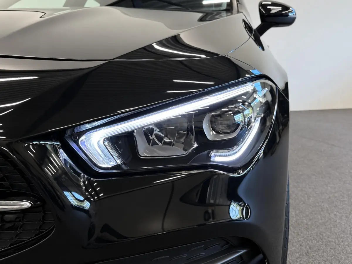 250 e AMG Limited PHEV 218 pk  19” AMG  Leder/Alcantara DINAMICA PDC VA+Camera Navi CarPlay Stoelverwarming Sfeerverlichting Elektrische achterklep Wireless charging