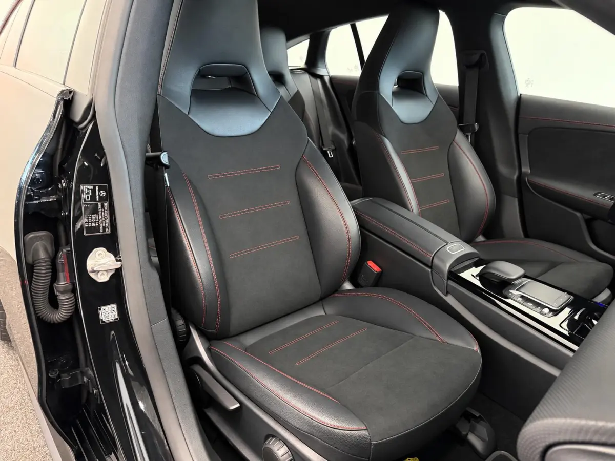 250 e AMG Limited PHEV 218 pk  19” AMG  Leder/Alcantara DINAMICA PDC VA+Camera Navi CarPlay Stoelverwarming Sfeerverlichting Elektrische achterklep Wireless charging
