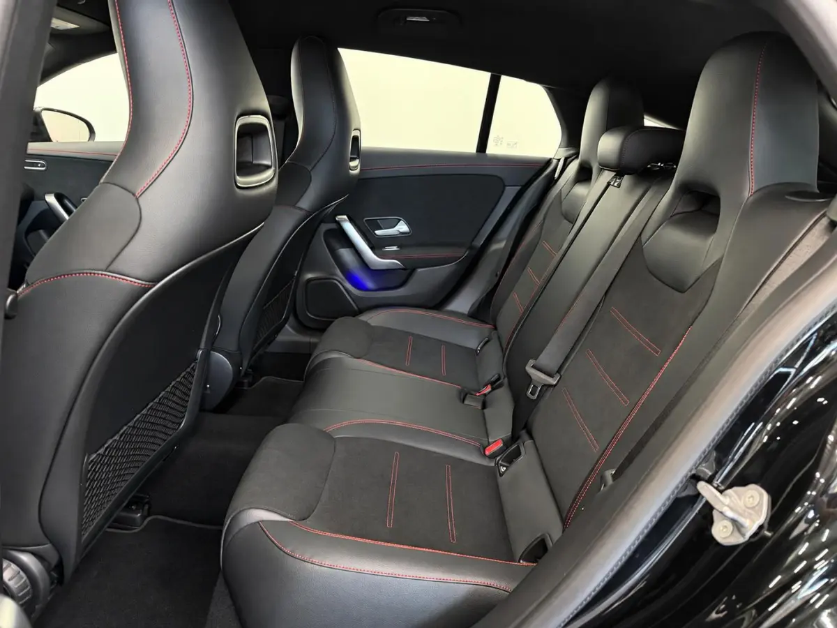 250 e AMG Limited PHEV 218 pk  19” AMG  Leder/Alcantara DINAMICA PDC VA+Camera Navi CarPlay Stoelverwarming Sfeerverlichting Elektrische achterklep Wireless charging