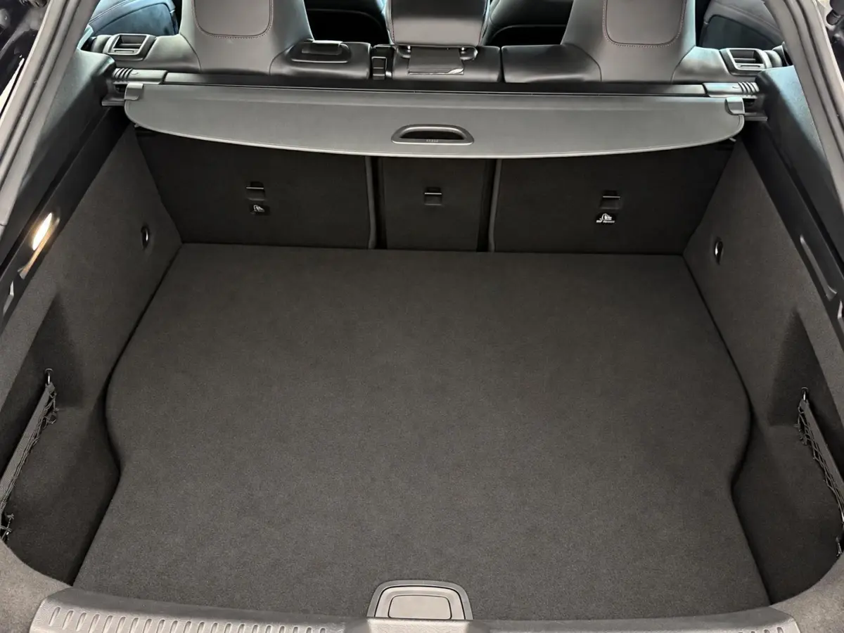 250 e AMG Limited PHEV 218 pk  19” AMG  Leder/Alcantara DINAMICA PDC VA+Camera Navi CarPlay Stoelverwarming Sfeerverlichting Elektrische achterklep Wireless charging