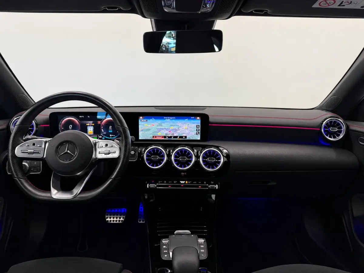 250 e AMG Limited PHEV 218 pk  19” AMG  Leder/Alcantara DINAMICA PDC VA+Camera Navi CarPlay Stoelverwarming Sfeerverlichting Elektrische achterklep Wireless charging