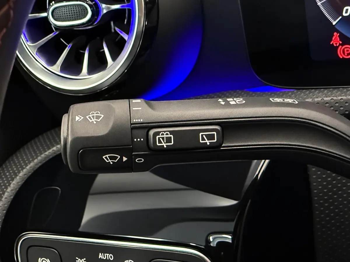 250 e AMG Limited PHEV 218 pk  19” AMG  Leder/Alcantara DINAMICA PDC VA+Camera Navi CarPlay Stoelverwarming Sfeerverlichting Elektrische achterklep Wireless charging