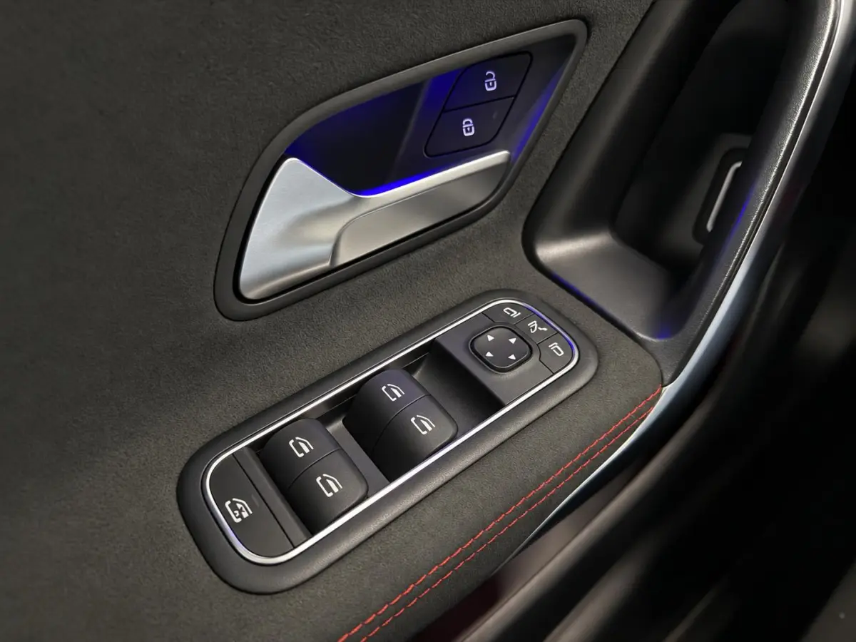 250 e AMG Limited PHEV 218 pk  19” AMG  Leder/Alcantara DINAMICA PDC VA+Camera Navi CarPlay Stoelverwarming Sfeerverlichting Elektrische achterklep Wireless charging
