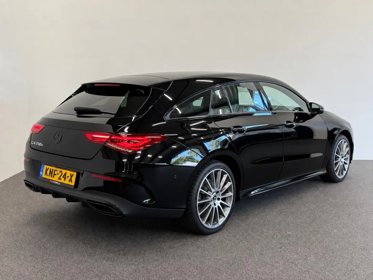 250 e AMG Limited PHEV 218 pk  19” AMG  Leder/Alcantara DINAMICA PDC VA+Camera Navi CarPlay Stoelverwarming Sfeerverlichting Elektrische achterklep Wireless charging