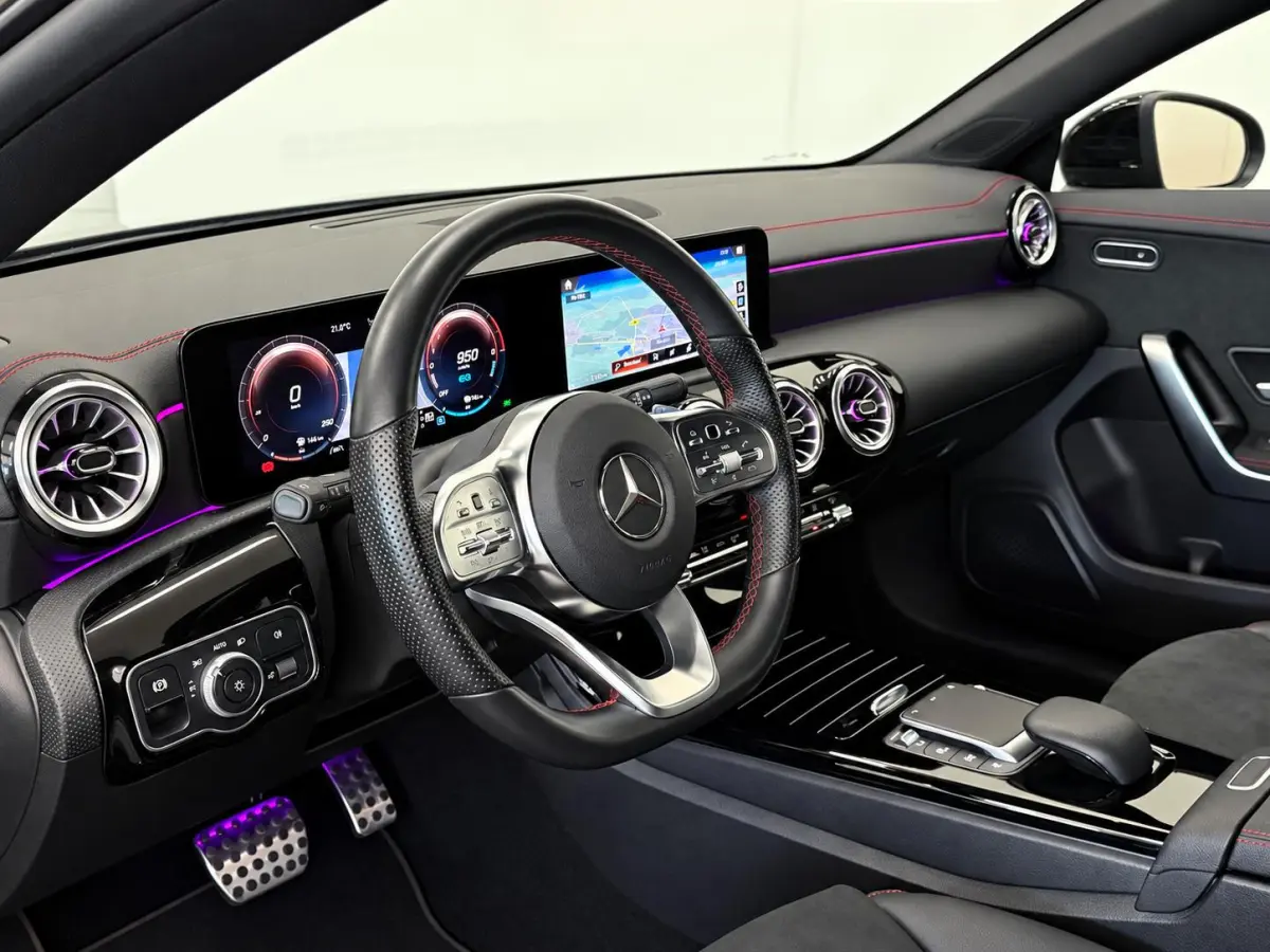 250 e AMG Limited PHEV 218 pk  19” AMG  Leder/Alcantara DINAMICA PDC VA+Camera Navi CarPlay Stoelverwarming Sfeerverlichting Elektrische achterklep Wireless charging