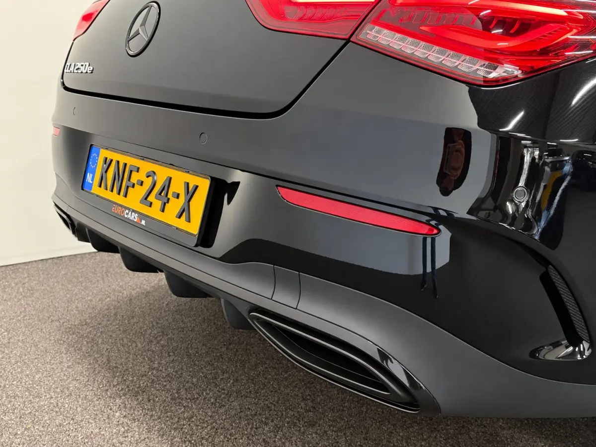250 e AMG Limited PHEV 218 pk  19” AMG  Leder/Alcantara DINAMICA PDC VA+Camera Navi CarPlay Stoelverwarming Sfeerverlichting Elektrische achterklep Wireless charging