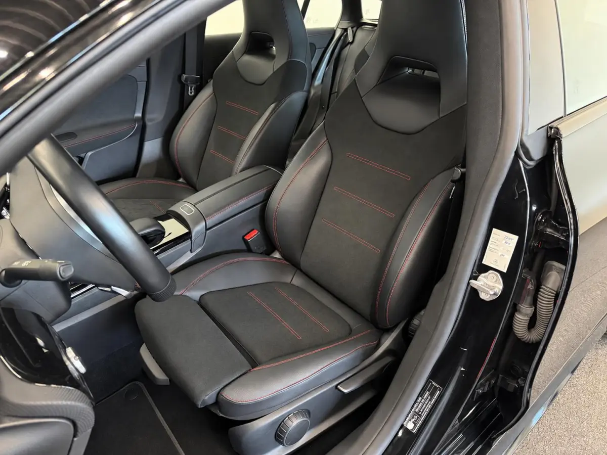 250 e AMG Limited PHEV 218 pk  19” AMG  Leder/Alcantara DINAMICA PDC VA+Camera Navi CarPlay Stoelverwarming Sfeerverlichting Elektrische achterklep Wireless charging