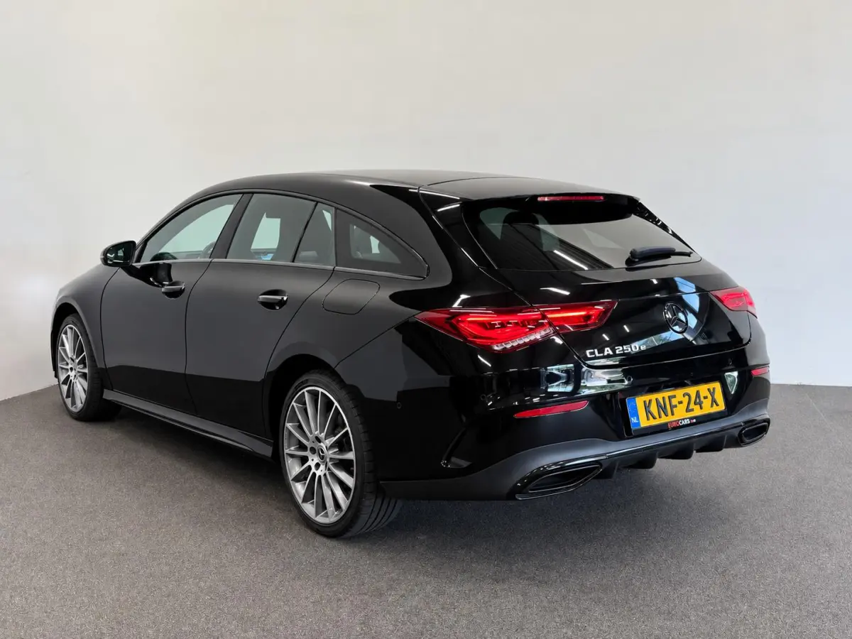 250 e AMG Limited PHEV 218 pk  19” AMG  Leder/Alcantara DINAMICA PDC VA+Camera Navi CarPlay Stoelverwarming Sfeerverlichting Elektrische achterklep Wireless charging