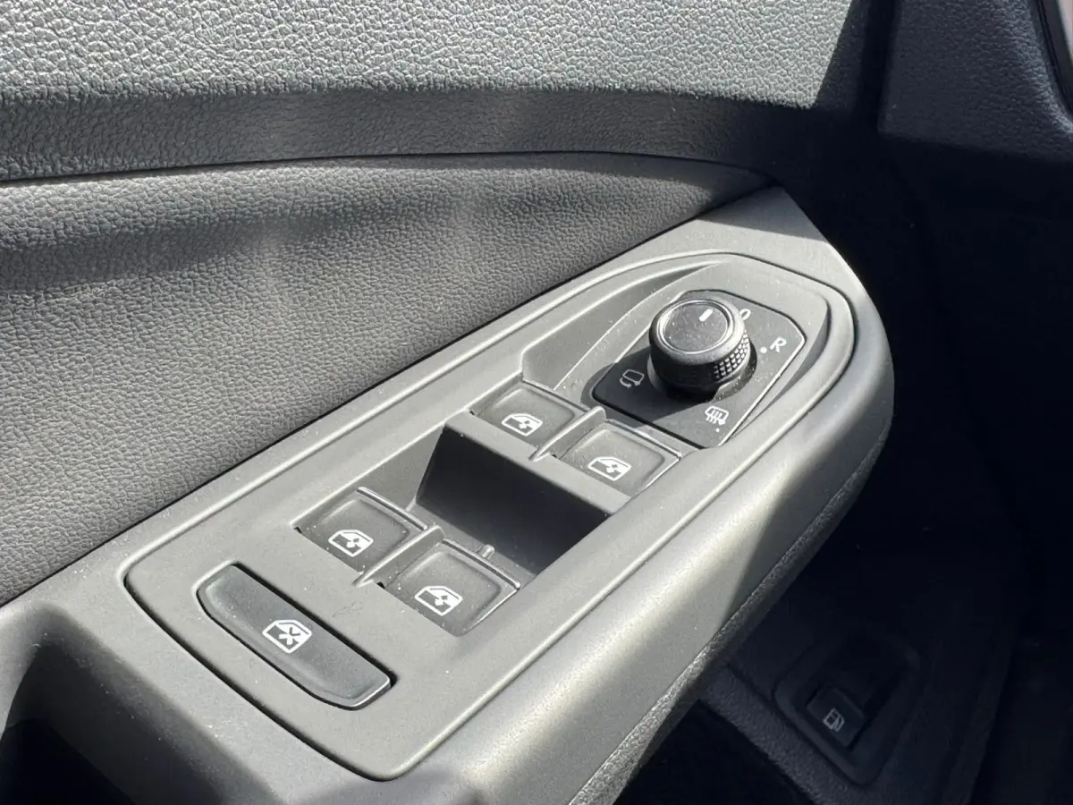 1.5 eHybrid 204PK DSG HYBRIDE LIFE CAMERA/NAVI/HEAD-UP/CARPLAY