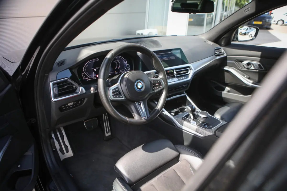 330e M-Sport | Apple Carplay/Android Auto | Stuurwielverwarming