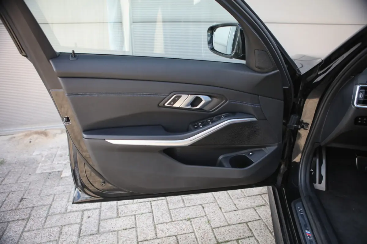 330e M-Sport | Apple Carplay/Android Auto | Stuurwielverwarming