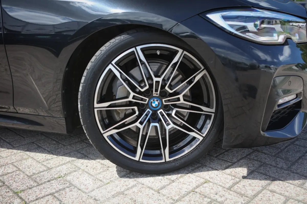330e M-Sport | Apple Carplay/Android Auto | Stuurwielverwarming