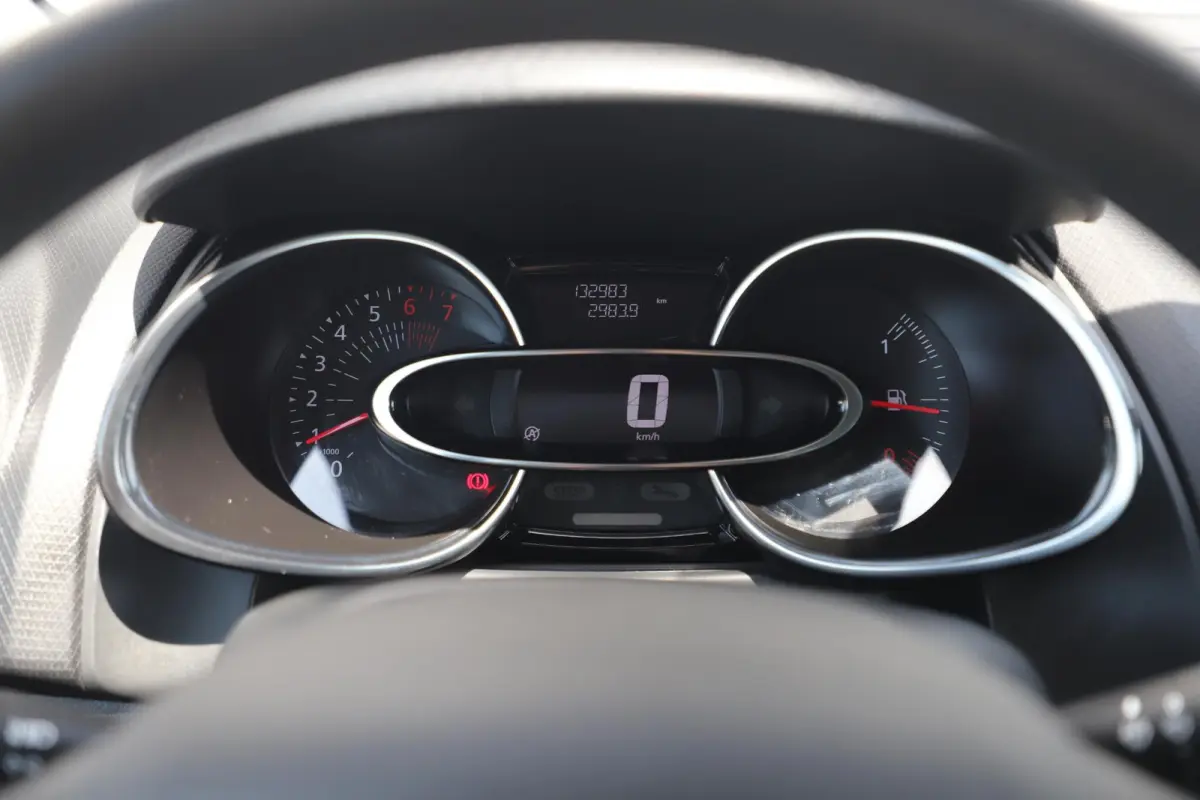 0.9 TCe Limited Trekhaak Navigatie Airco Cruise Control Bluetooth Donkere Ramen Parkeersensor