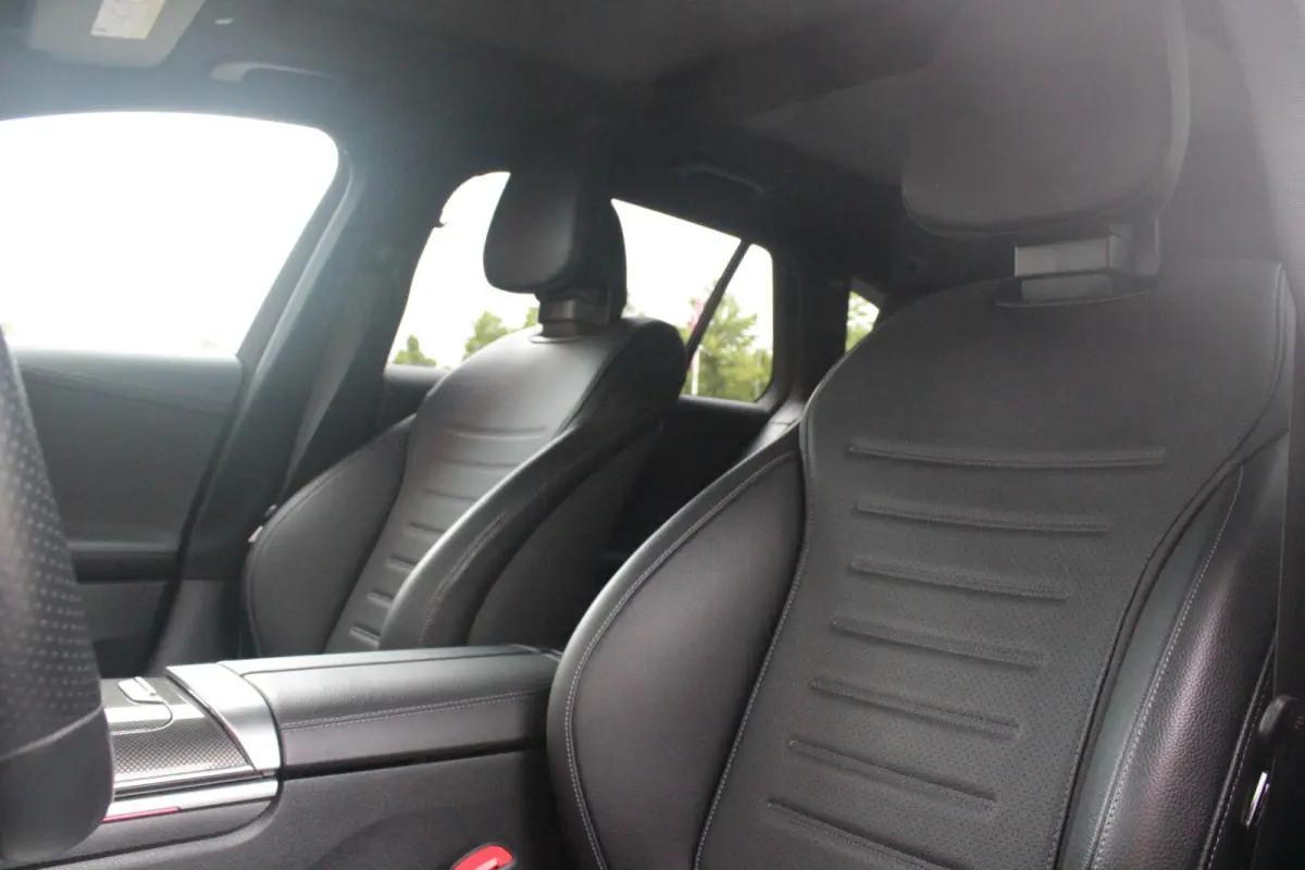 200 218PK Launch Edition AMG Line | FULL LEDEREN BEKLEDING | PANORAMISCH SCHUIF/KANTELDAK | DIGITAL LIGHT (MATRIX LED) | SFEERVERLICHTING | ELEKTRISCH VERSTELBARE VOORSTOELEN MET GEHEUGEN OP
