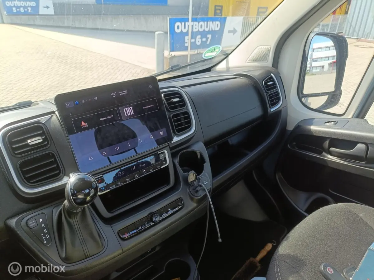 2024 OPRIJWAGEN 2.2 180PK AUT. Tijhof LUCHTVER. VIRTUAL CARPLAY STOELVERW. ACC LANE ASSIST LED VOL OPTIES Alarm klasse 5