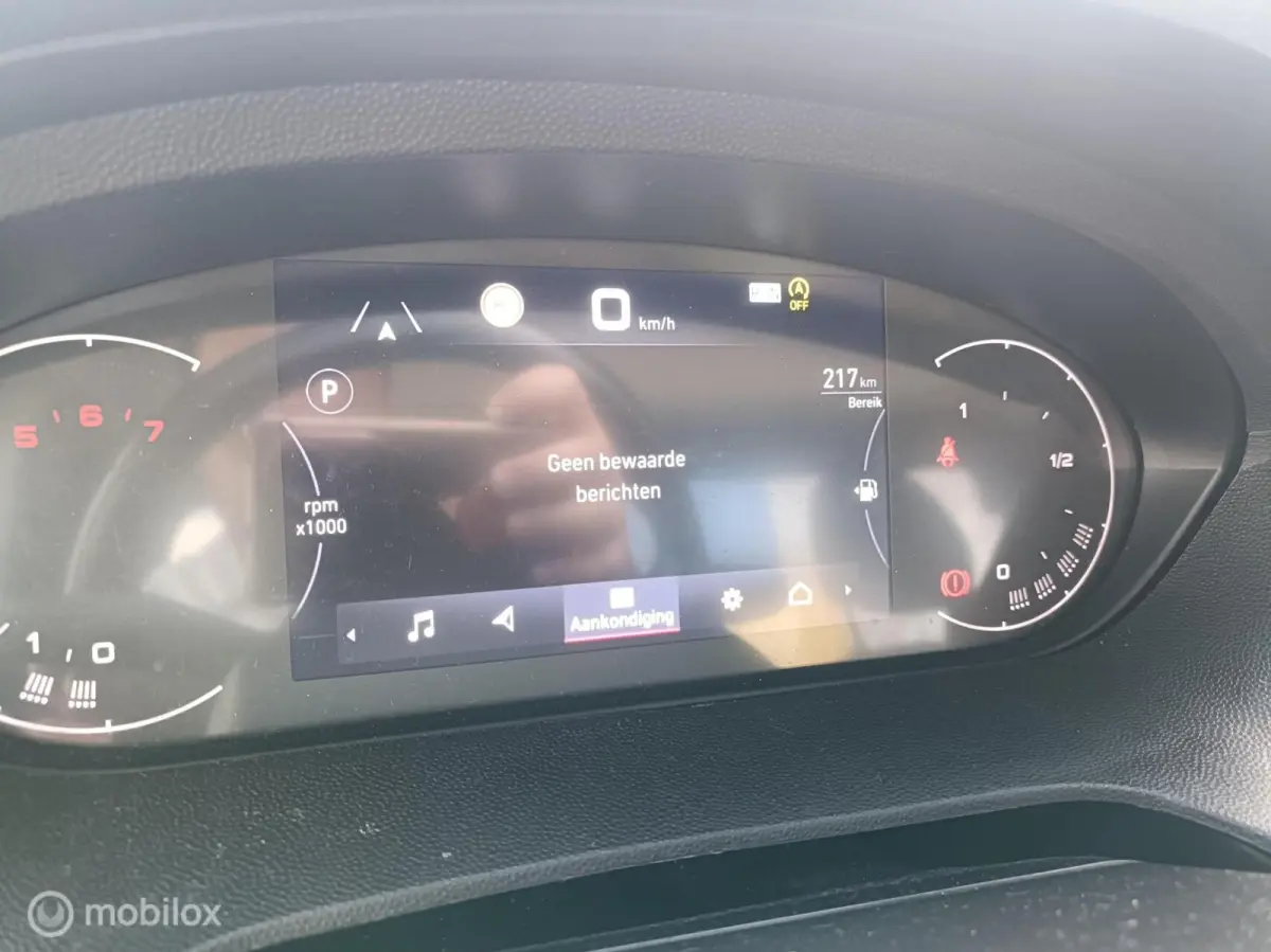 2024 OPRIJWAGEN 2.2 180PK AUT. Tijhof LUCHTVER. VIRTUAL CARPLAY STOELVERW. ACC LANE ASSIST LED VOL OPTIES Alarm klasse 5