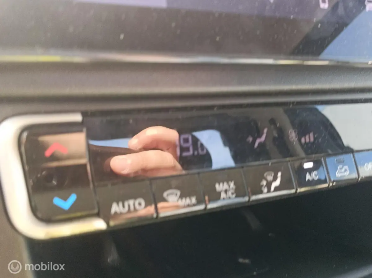 2024 OPRIJWAGEN 2.2 180PK AUT. Tijhof LUCHTVER. VIRTUAL CARPLAY STOELVERW. ACC LANE ASSIST LED VOL OPTIES Alarm klasse 5