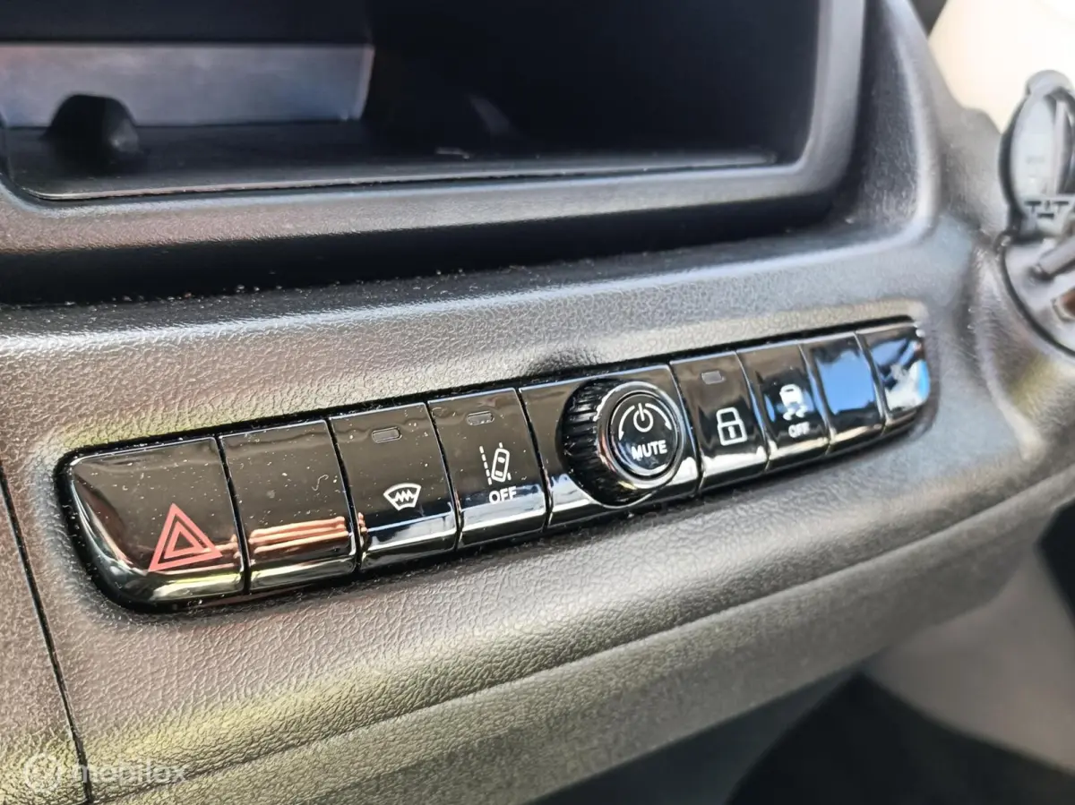 2024 OPRIJWAGEN 2.2 180PK AUT. Tijhof LUCHTVER. VIRTUAL CARPLAY STOELVERW. ACC LANE ASSIST LED VOL OPTIES Alarm klasse 5