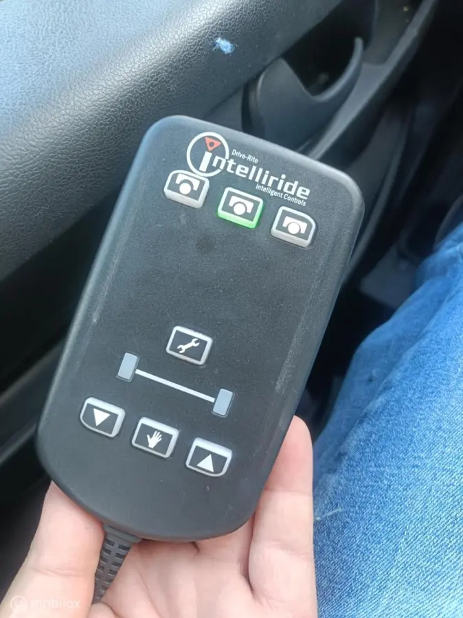 2024 OPRIJWAGEN 2.2 180PK AUT. Tijhof LUCHTVER. VIRTUAL CARPLAY STOELVERW. ACC LANE ASSIST LED VOL OPTIES Alarm klasse 5