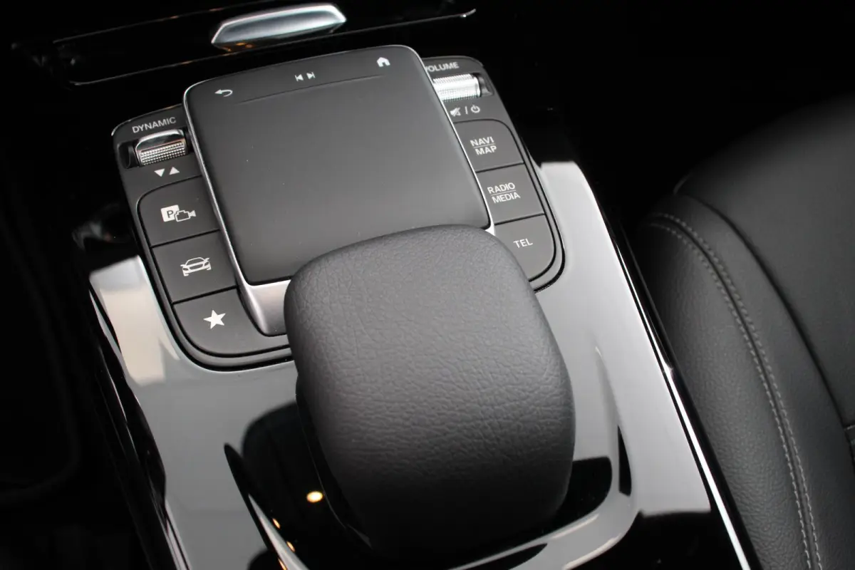 180 7-DCT Progressive Style Plus Navigatie Climate Control Camera Led 17"Lichtmetalen velgen Dab Half Leder Cruise control