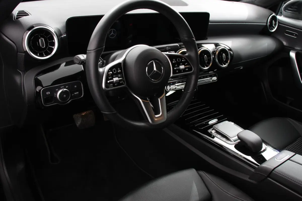 180 7-DCT Progressive Style Plus Navigatie Climate Control Camera Led 17"Lichtmetalen velgen Dab Half Leder Cruise control