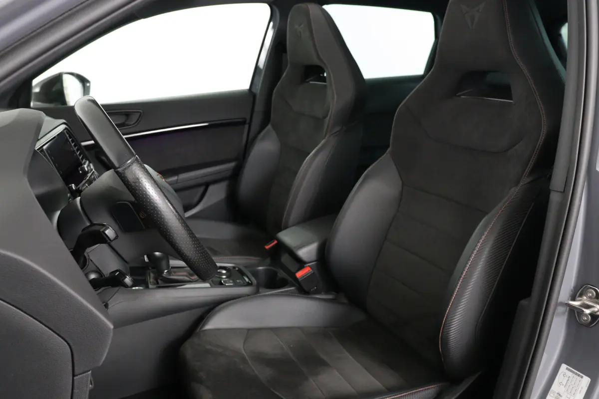 2.0 TSI Limited Edition | Akrapovic | Open Dak | Trekhaak wegklapbaar | LED | 360 Camera | Sfeerverlichting | Beats Audio | Stoelverwarming | BLIS | Clima | DAB | Cruise Adaptive