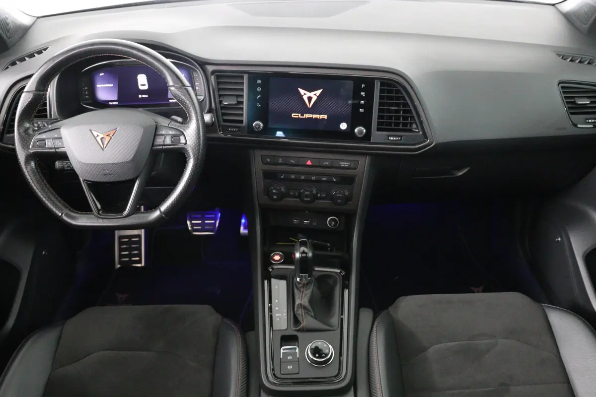 2.0 TSI Limited Edition | Akrapovic | Open Dak | Trekhaak wegklapbaar | LED | 360 Camera | Sfeerverlichting | Beats Audio | Stoelverwarming | BLIS | Clima | DAB | Cruise Adaptive