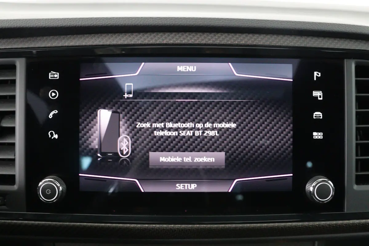 2.0 TSI Limited Edition | Akrapovic | Open Dak | Trekhaak wegklapbaar | LED | 360 Camera | Sfeerverlichting | Beats Audio | Stoelverwarming | BLIS | Clima | DAB | Cruise Adaptive