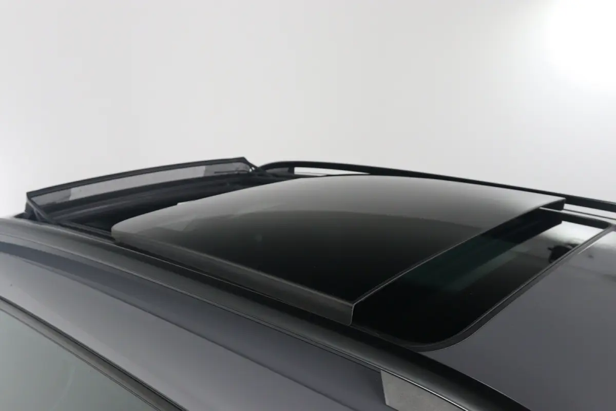 2.0 TSI Limited Edition | Akrapovic | Open Dak | Trekhaak wegklapbaar | LED | 360 Camera | Sfeerverlichting | Beats Audio | Stoelverwarming | BLIS | Clima | DAB | Cruise Adaptive