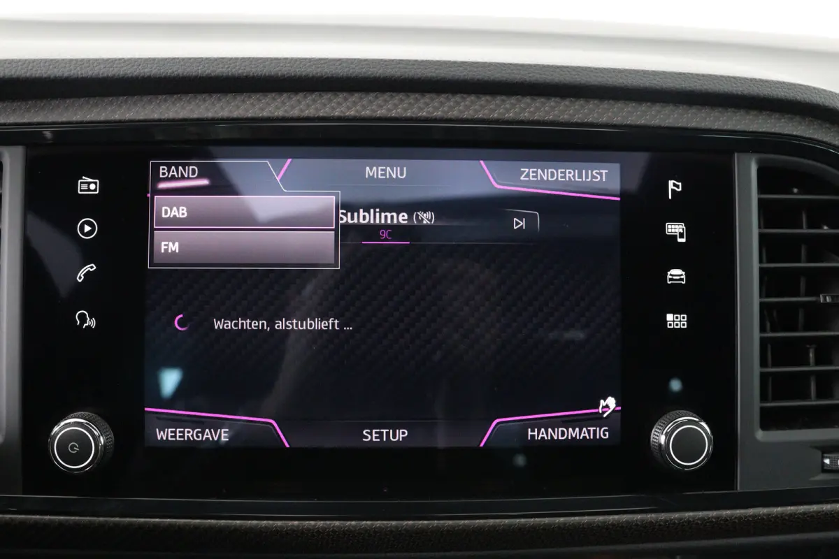 2.0 TSI Limited Edition | Akrapovic | Open Dak | Trekhaak wegklapbaar | LED | 360 Camera | Sfeerverlichting | Beats Audio | Stoelverwarming | BLIS | Clima | DAB | Cruise Adaptive