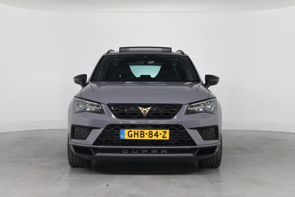 2.0 TSI Limited Edition | Akrapovic | Open Dak | Trekhaak wegklapbaar | LED | 360 Camera | Sfeerverlichting | Beats Audio | Stoelverwarming | BLIS | Clima | DAB | Cruise Adaptive