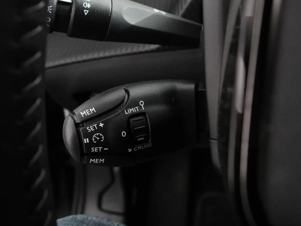 EV Allure 50 kWh Navigatie Apple Carplay/Android Auto Climate Control Led Parkeer sensoren Cruise Control Stoelverwarming