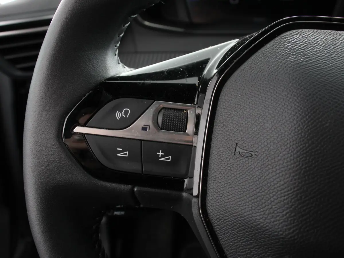EV Allure 50 kWh Navigatie Apple Carplay/Android Auto Climate Control Led Parkeer sensoren Cruise Control Stoelverwarming