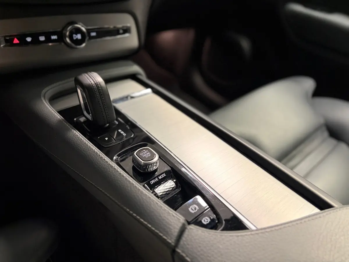 2.0 T8 Recharge AWD Inscription | Panoramadak | 7 Persoons | Harman/Kardon |