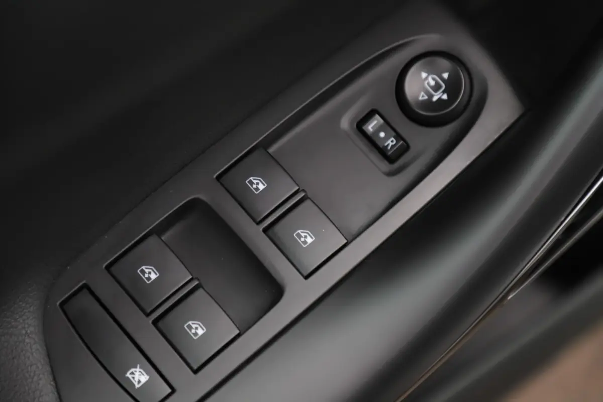 1.2 Design & Tech 110PK Sportstoelen Navigatie Achteruitrijcamera Carplay Android LMV Airco Cruise Control