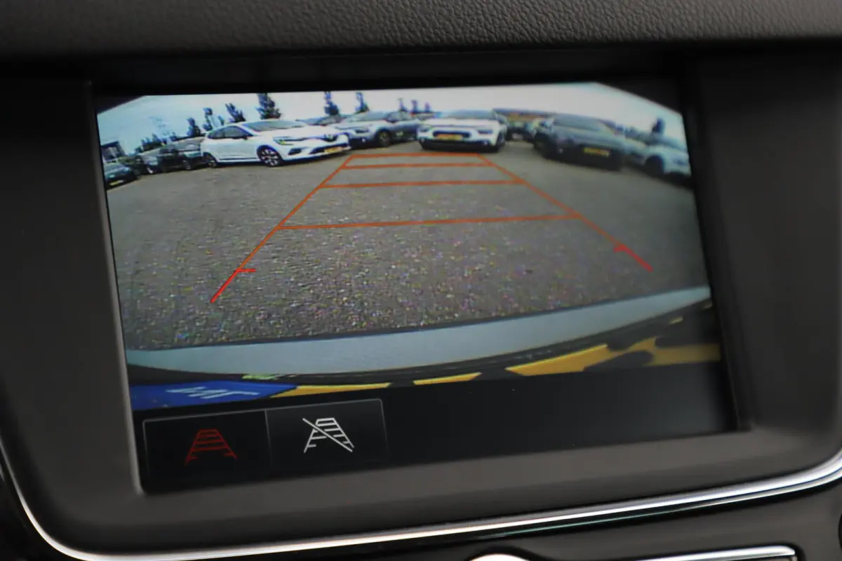 1.2 Design & Tech 110PK Sportstoelen Navigatie Achteruitrijcamera Carplay Android LMV Airco Cruise Control
