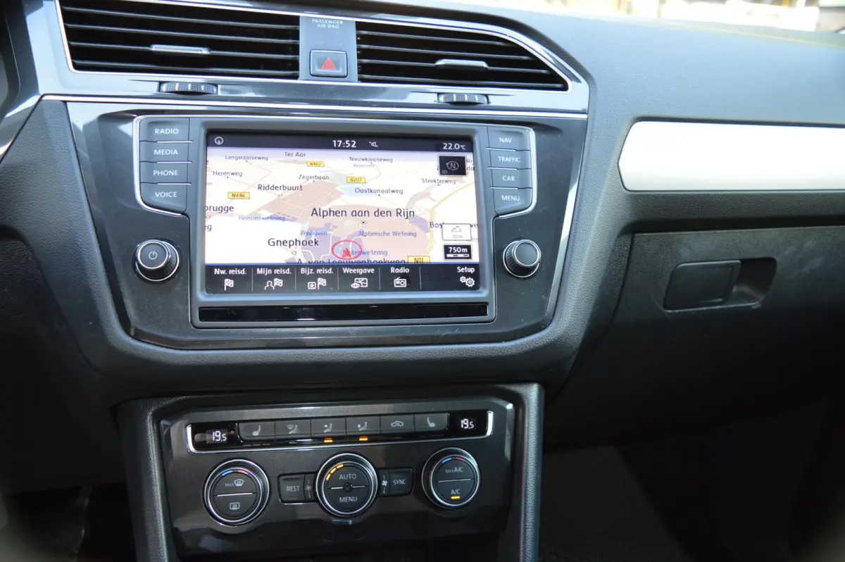 2.0 TDI Aut Connected Series|Pano|Navi|Nap