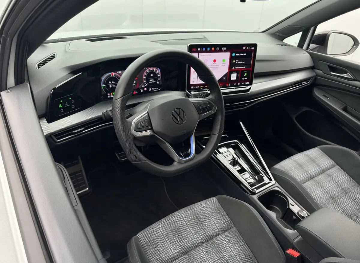 GTE 1.5 272PK DSG HYBRID GTE-SPORT 360°CAMERA/NAVI/HEAD-UP!/CARPLAY