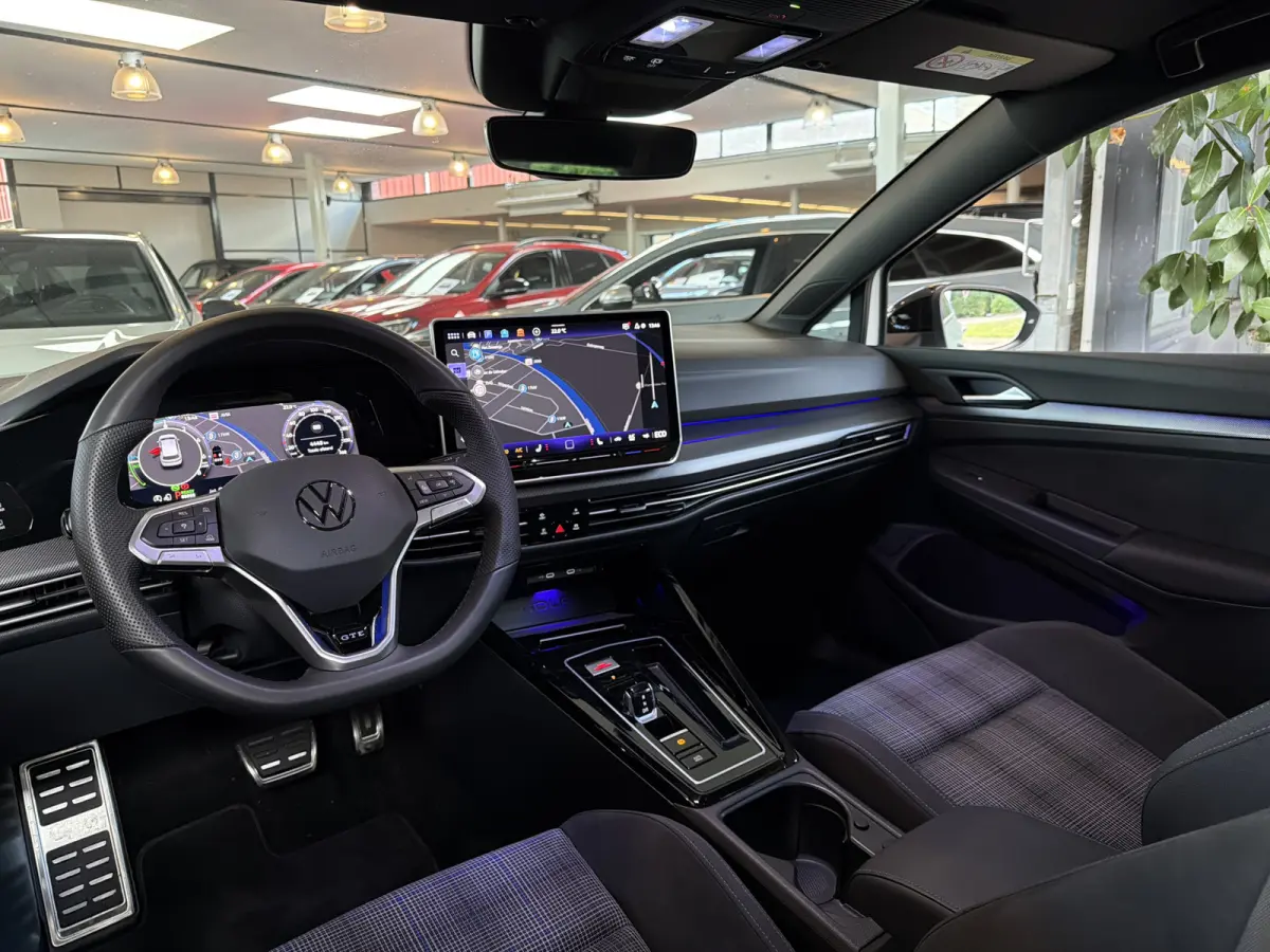 GTE 1.5 272PK DSG HYBRID GTE-SPORT 360°CAMERA/NAVI/HEAD-UP!/CARPLAY