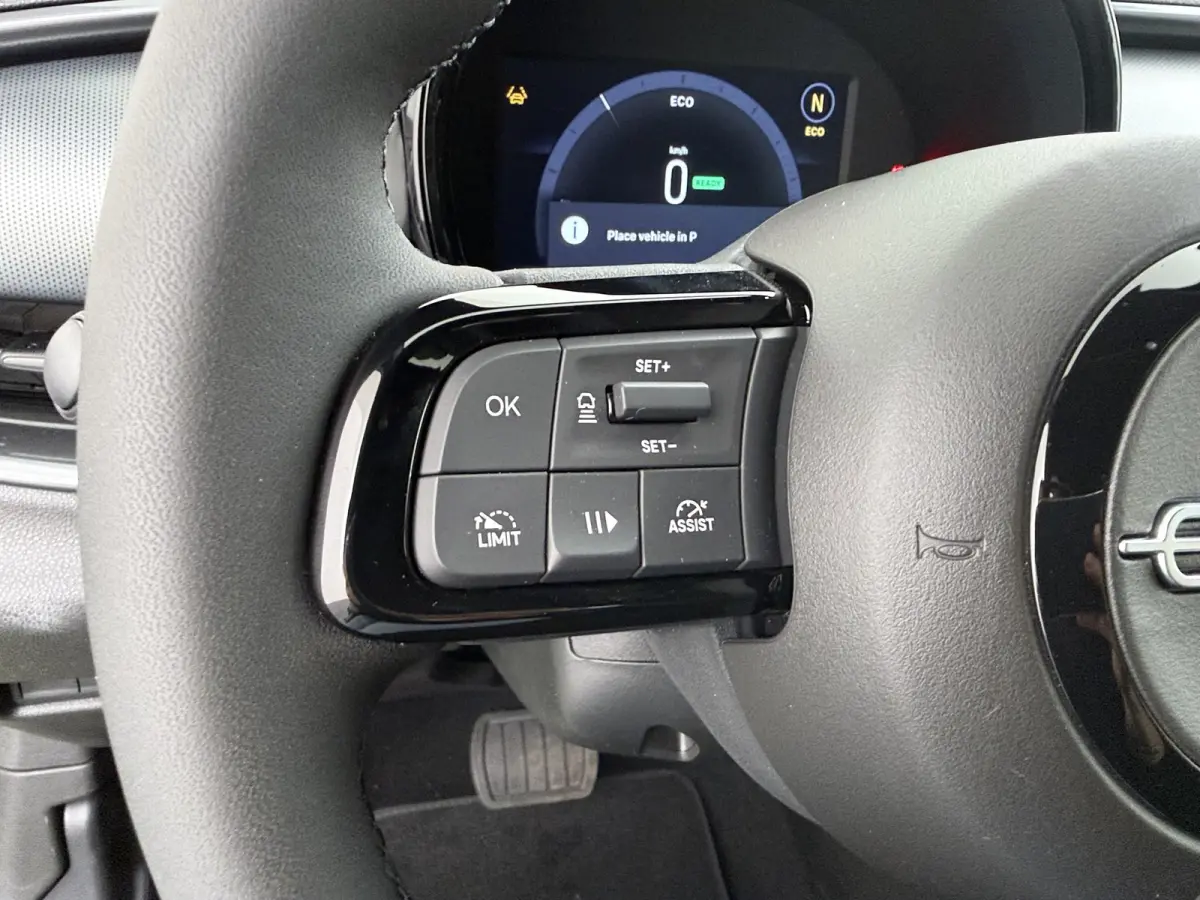 Sport | 10,25" touchscreen radio met Bluetooth, DAB & USB | Automatische airconditioning | Cruise control