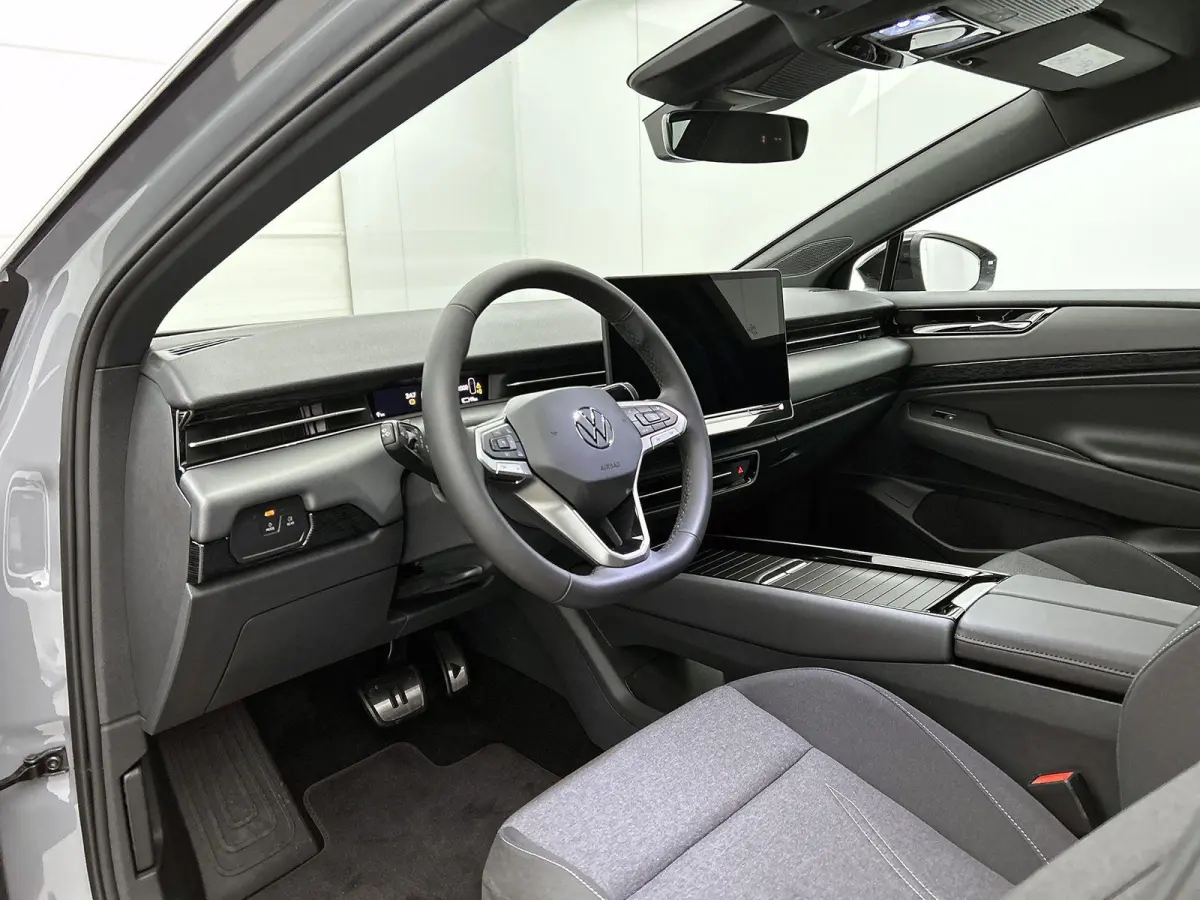 Limited Edition 59 kWh 204pk | Demo | Trekhaak | Apple Carplay | Camera | Dodehoeksensoren | Stoelverwarming | LED Koplampen |  Head-up display | Android Auto | Parkeersensoren | Stuurverwar