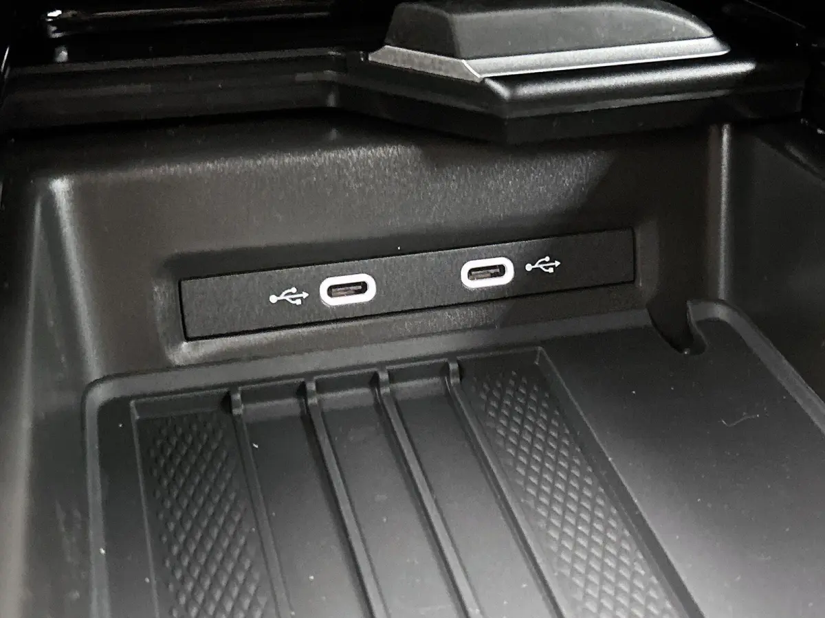 Limited Edition 59 kWh 204pk | Demo | Trekhaak | Apple Carplay | Camera | Dodehoeksensoren | Stoelverwarming | LED Koplampen |  Head-up display | Android Auto | Parkeersensoren | Stuurverwar